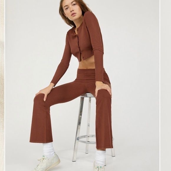 ** IMAGE FOR REFERENCE - actual colour is brownish/red Aritzia “Izzy” cardigan. - Picture 3 of 3